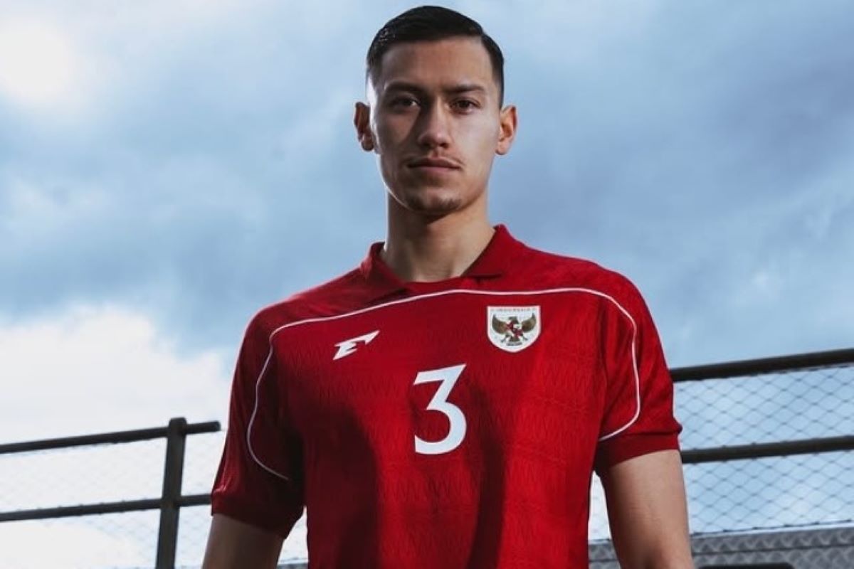 Pemain Venezia dan juga kapten Timnas Indonesia Jay Idzes yang diincar sejumlah klub Italia, termasuk duo Milan. (Instagram Jay Idzes) - Image
