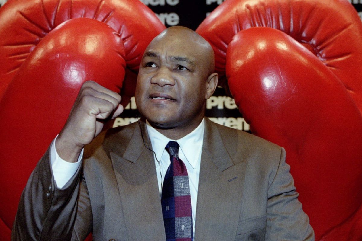 George Foreman, legenda tinju kelas berat, meninggal dunia pada usia 76 tahun, meninggalkan warisan yang tak terlupakan. (Skynews) - Image