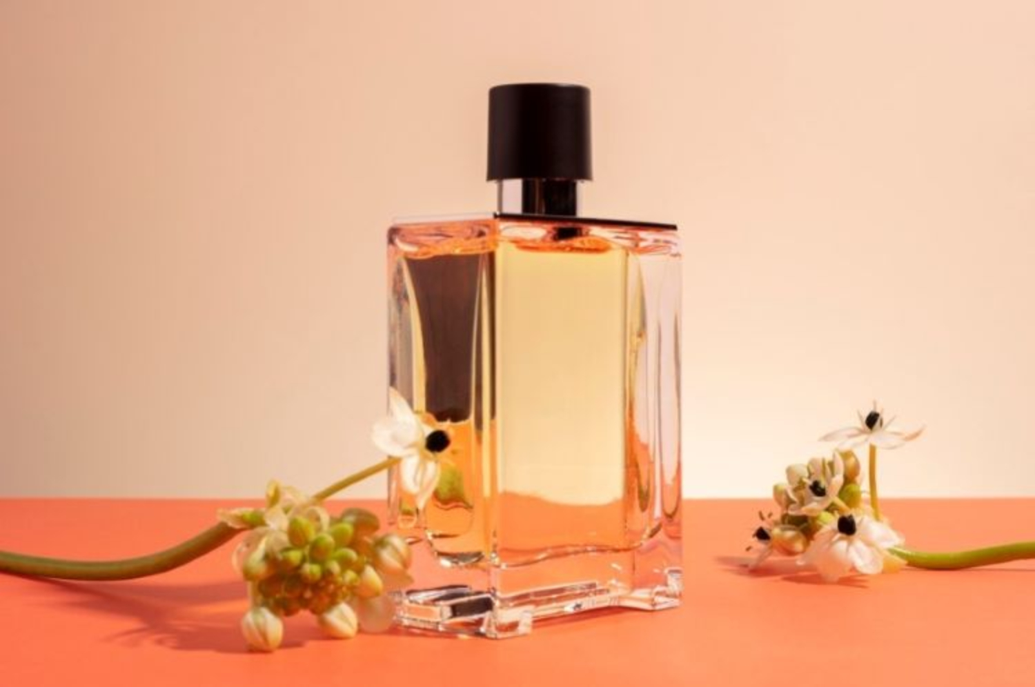 Ilustrasi parfum untuk hari raya. (Freepik) - Image