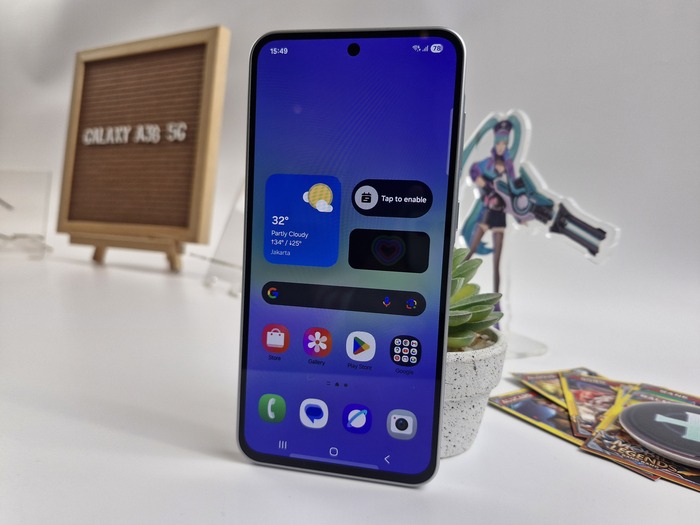 Smartphone Samsung Galaxy A36 5G. (RianAlfianto/JawaPos.com). - Image