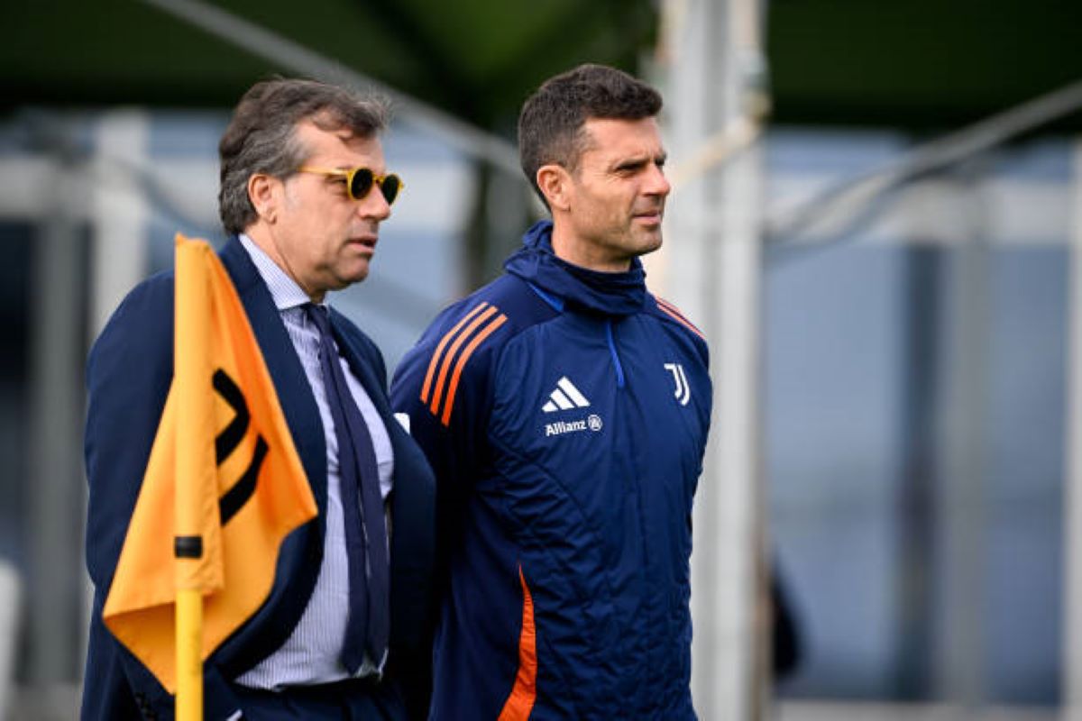 Direktur olahraga Juventus Cristiano Giuntoli (kiri) dan Thiago Motta. (Dok. Juventus) - Image