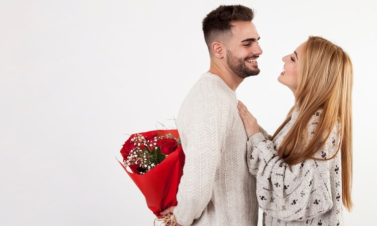 Hal yang dilakukan INFJ saat jatuh cinta, tetapi takut mengatakannya. (Freepik) - Image