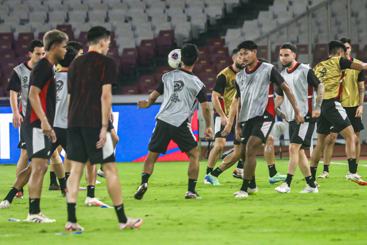 Pemain Timnas Indonesia mengikuti latihan jelang pertandingan Kualifikasi Piala Dunia 2026. (Salman Toyibi/Jawa Pos)