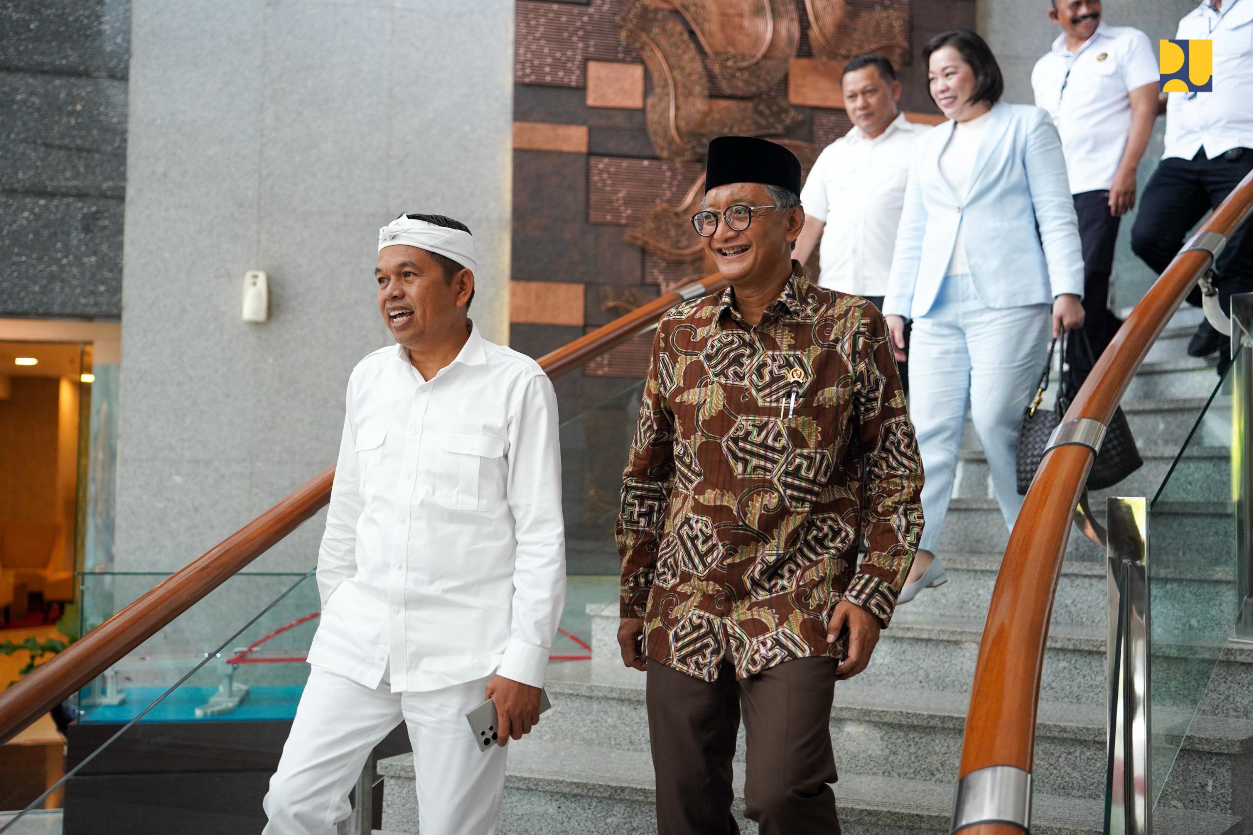 Menteri Pekerjaan Umum Dody Hanggodo bersama Gubernur Jawa Barat, Dedi Mulyadi. (Dok Kemen PU) - Image