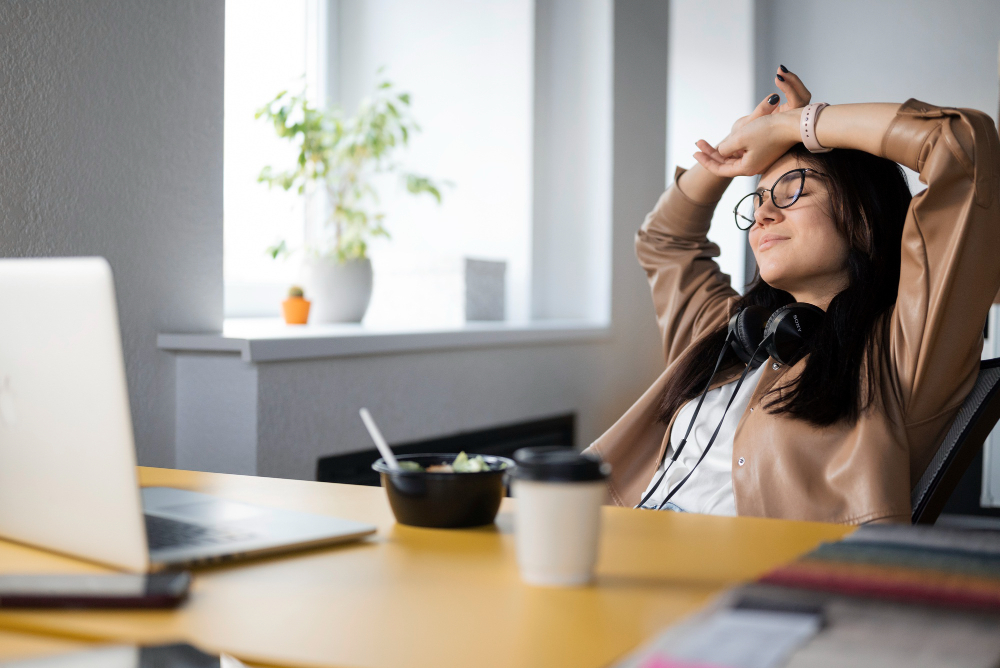 lustrasi orang cerdas yang terlihat seperti pemalas. (Freepik) - Image