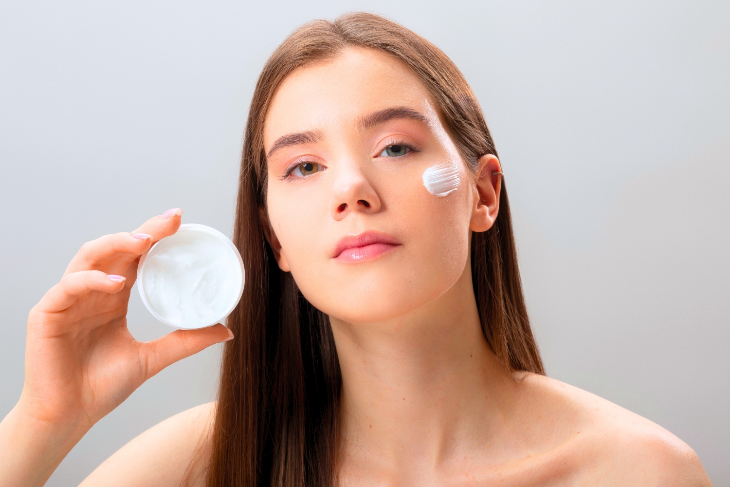 Ilustrasi menjaga kelembaban kulit (Dok. Freepik) - Image