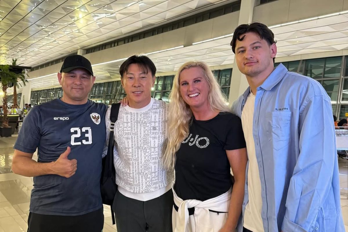 Keluarga Justin Hubner bertemu mantan pelatih Timnas Indonesia Shin Tae-yong. (Dok. Brigitte Hubner) - Image
