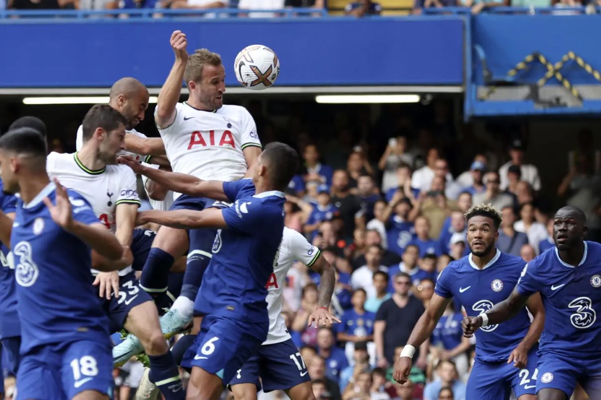 Pertandingan Chelsea vs Tottenham. (AP Photo/Ian Walton) - Image