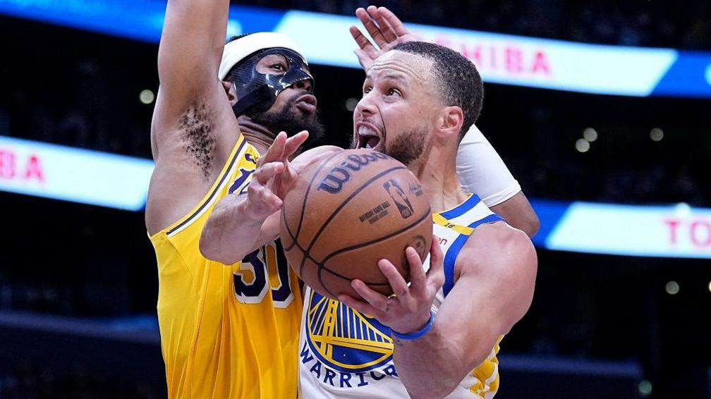 LA Lakers vs Golden State Warriors. (Dok. BBC) - Image