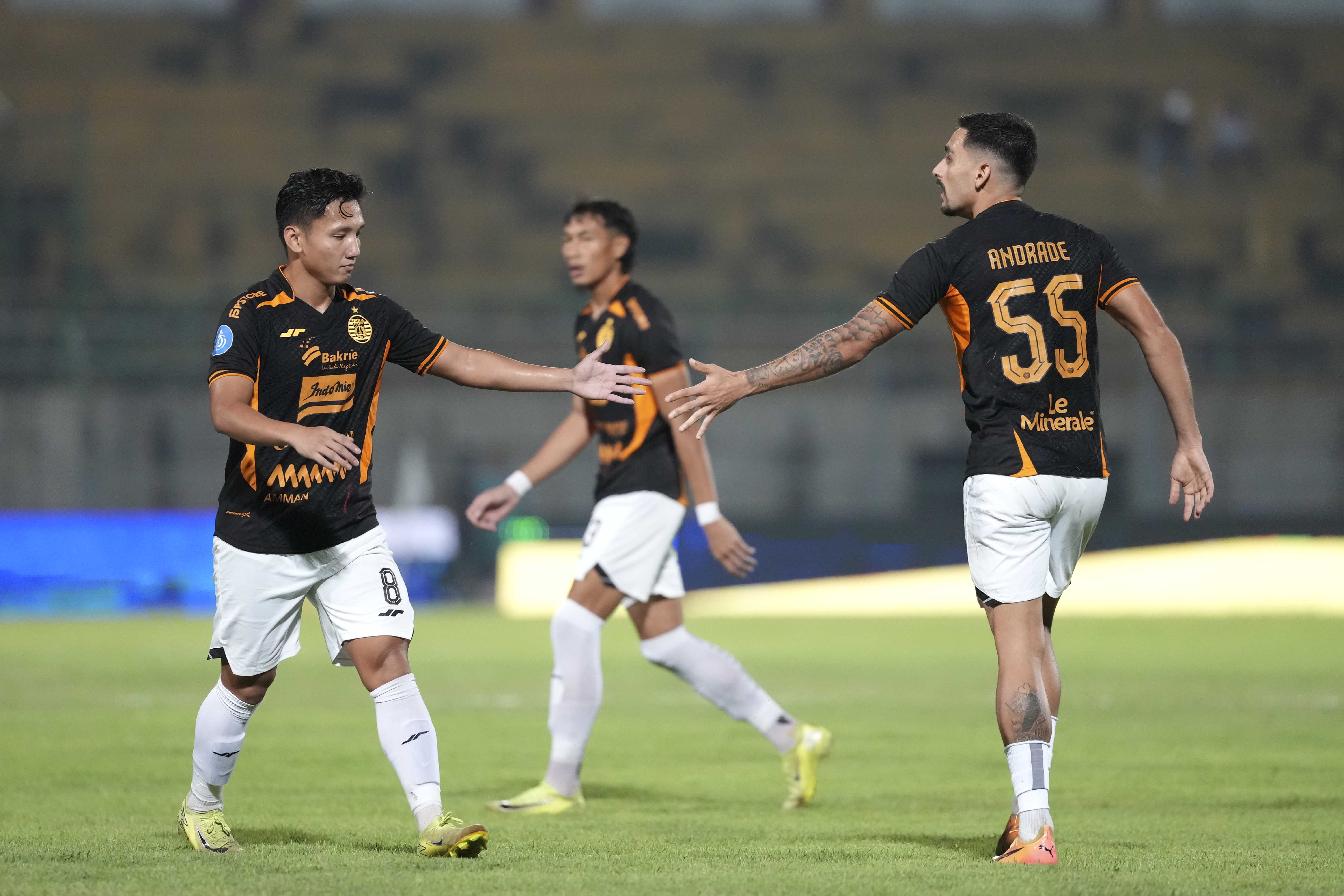 Persija Jakarta tengah dilanda kekecewaan mendalam usai menelan kekalahan dari Madura United pada laga pekan ke-27 Liga 1 Indonesia 2024/2025. (Media Persija) - Image