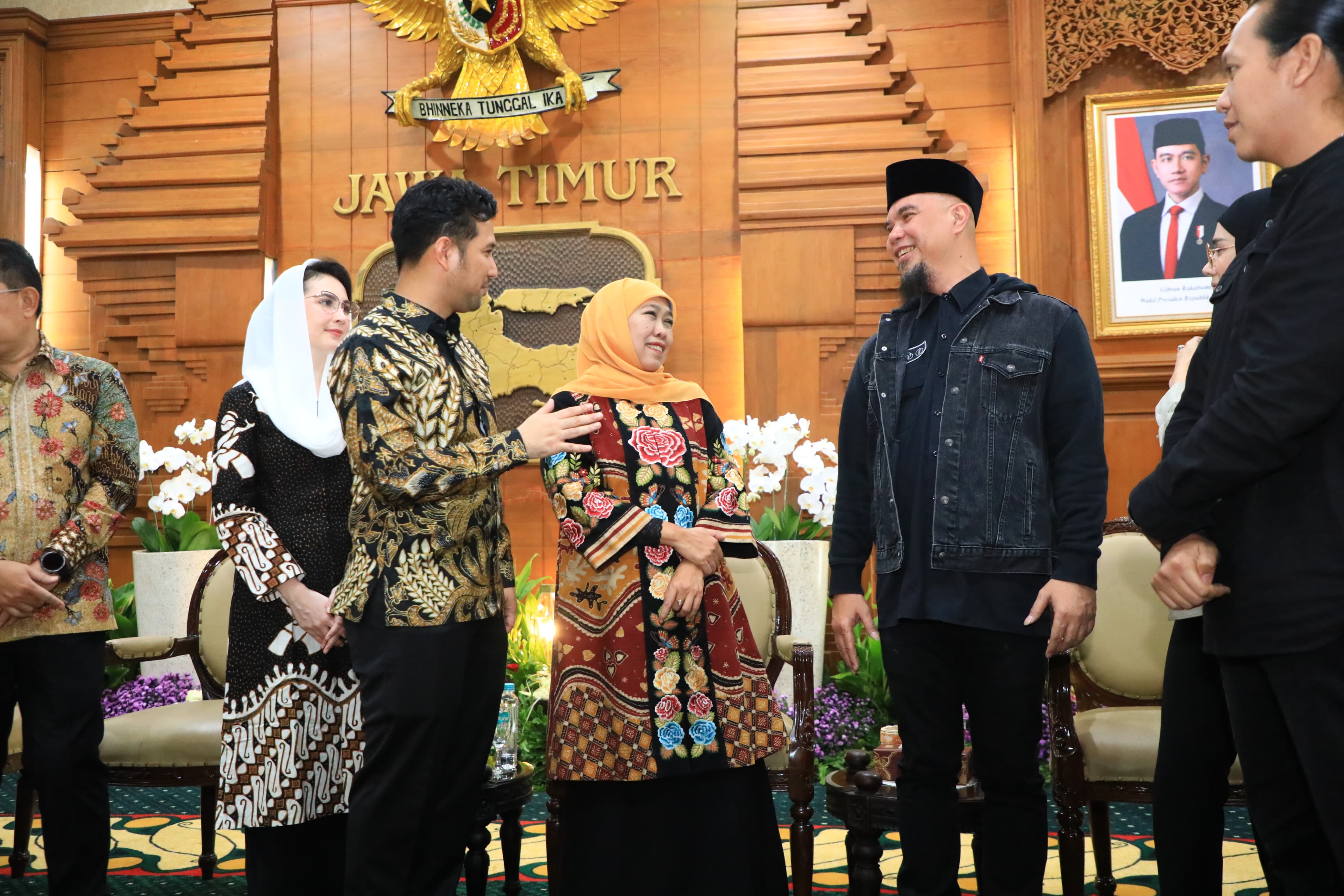 Ahmad Dhani saat hadiri halal bihalal di Gedung Negara Grahadi, Surabaya. (Pemprov Jatim) - Image