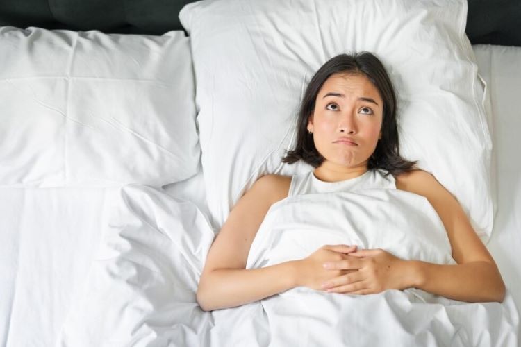 Ilustrasi- Orang yang sering membayangkan skenario palsu sebelum tidur (benzoix-freepik) - Image