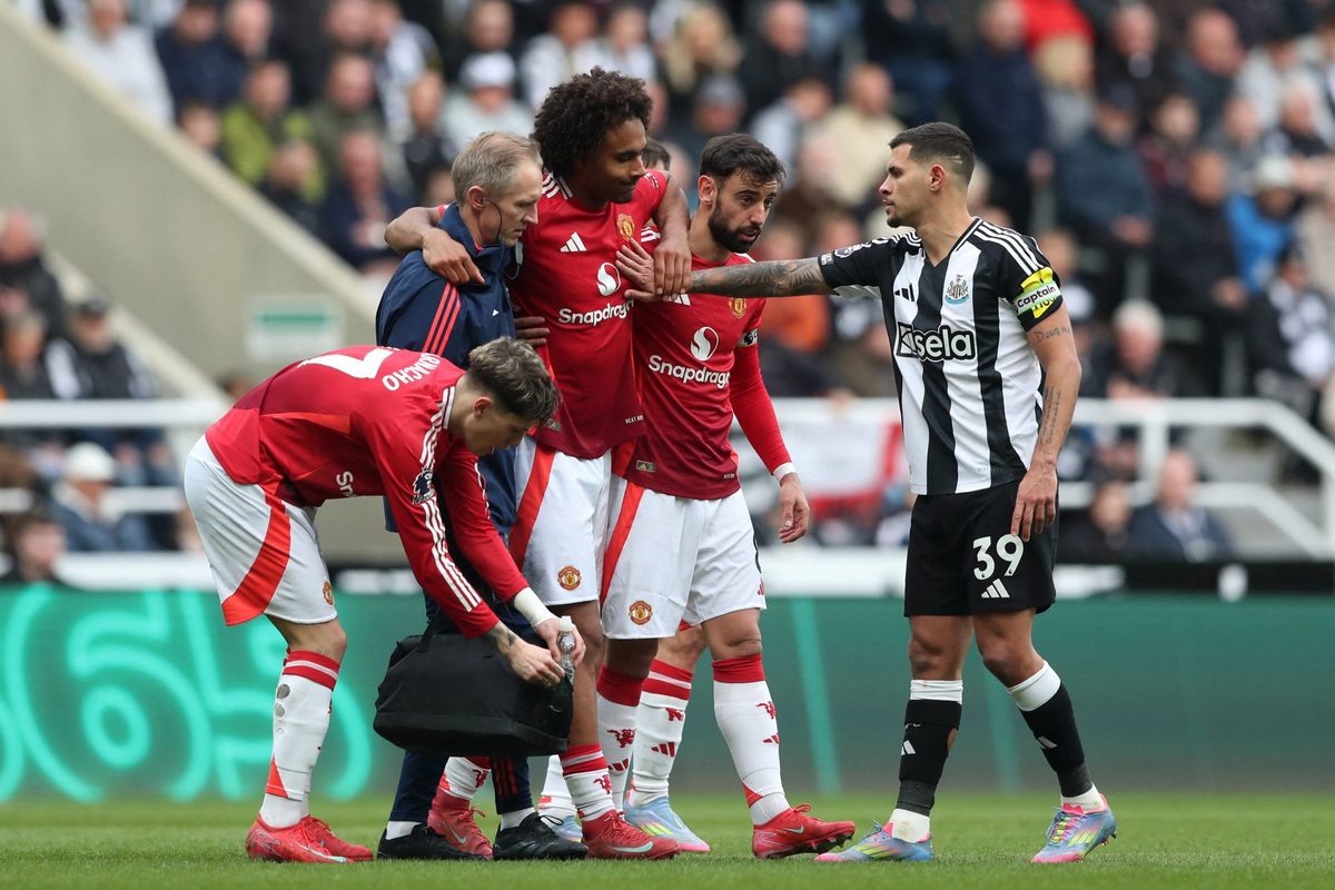 Manchester United Dihancurkan Newcastle United 1-4. (bbc.com) - Image