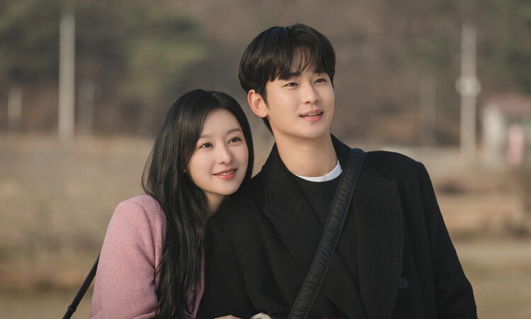 Kim Ji Won dan Kim Soo Hyun. (IMDb) - Image