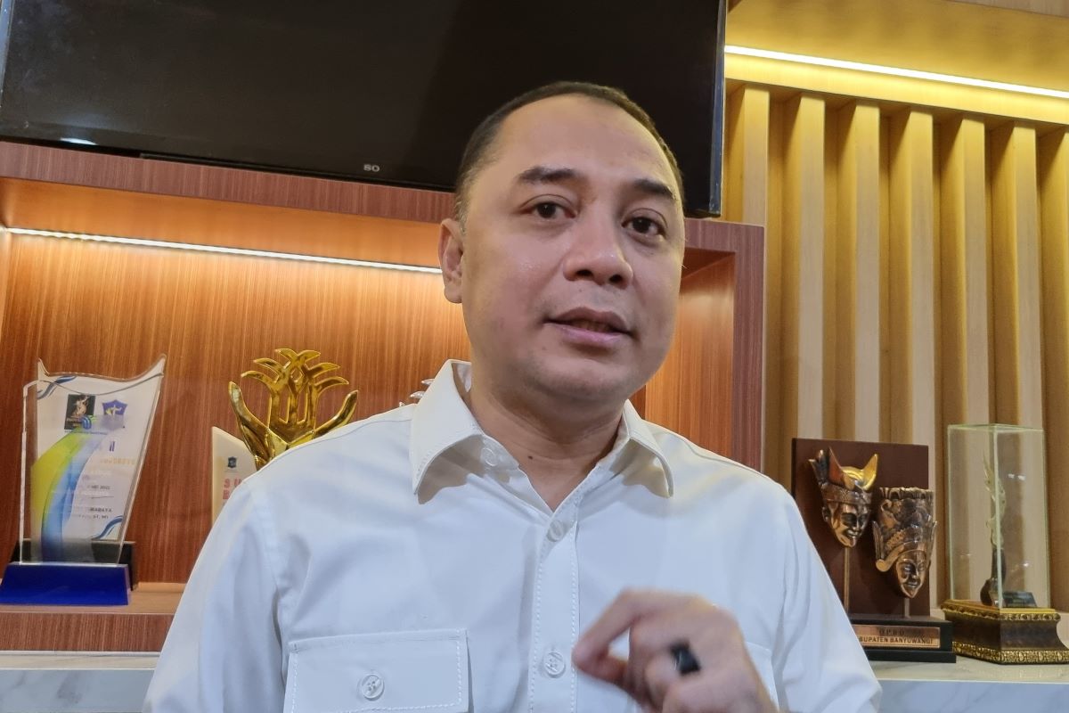 Wali Kota Surabaya Eri Cahyadi. (Dian Wahyu/Jawa Pos) - Image