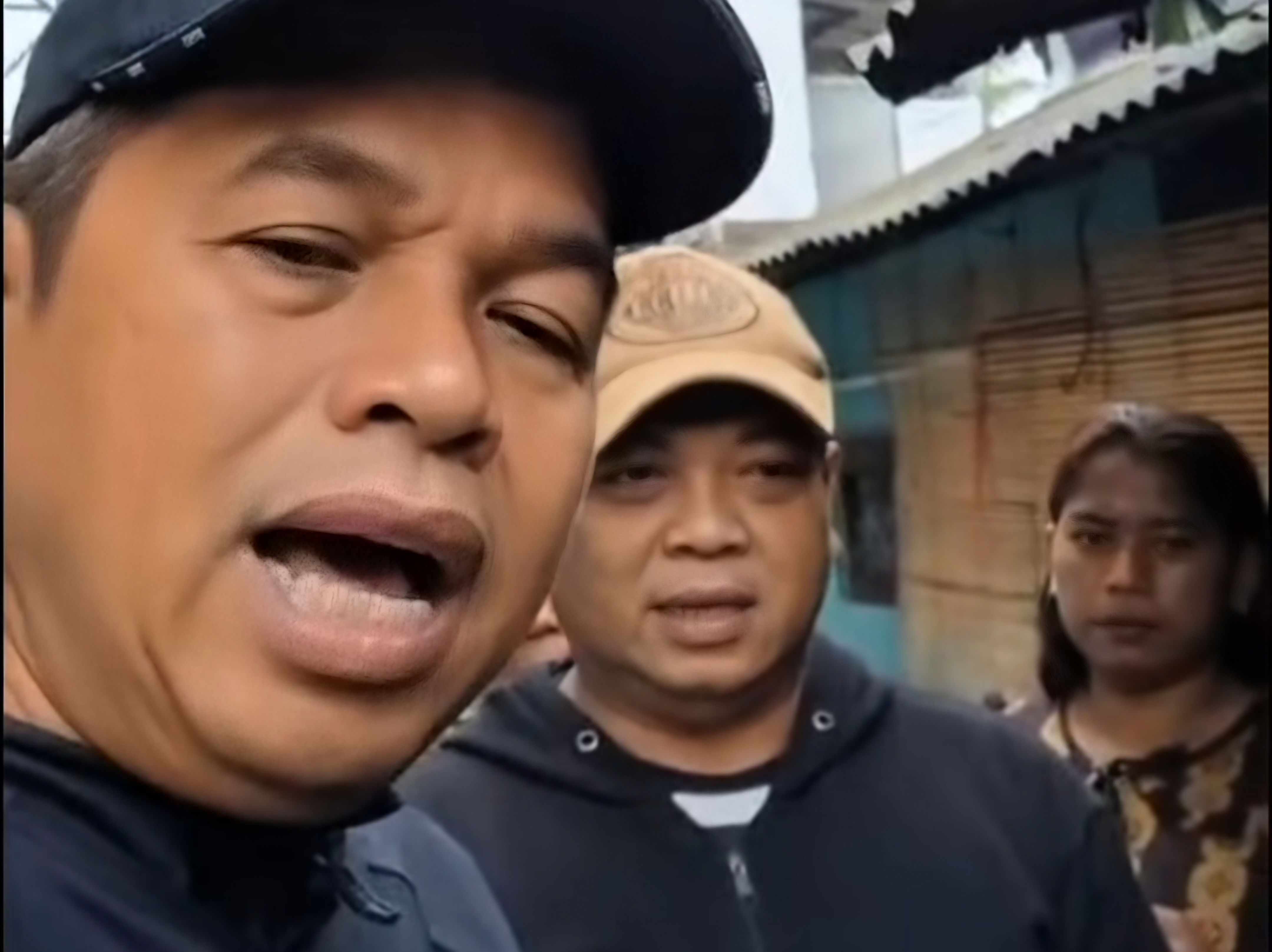 Gubernur Jawa Barat Dedi Mulyadi turun tangan memediasi sengketa lahan di Kampung Pasir Koja, Kelurahan Sukahaji, Kecamatan Babakan Ciparay, Kota Bandung, Selasa (15/4). (Instagram @ dedimulyadi71) - Image