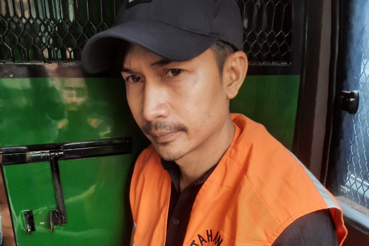 AR, tersangka robot trading Net89, menjanjikan para korban mendapat keuntungan 1 persen. Tersangka ini pegang wilayah Jawa Tengah, Jawa Barat dan Jakarta. - Image