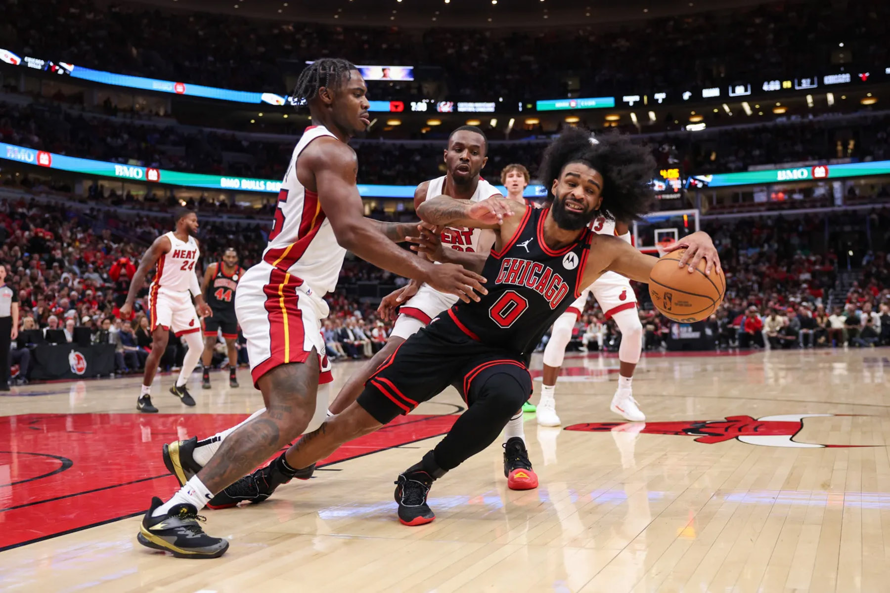 Laga Miami Heat vs Bulls. (Dok. Chicago Tribune) - Image