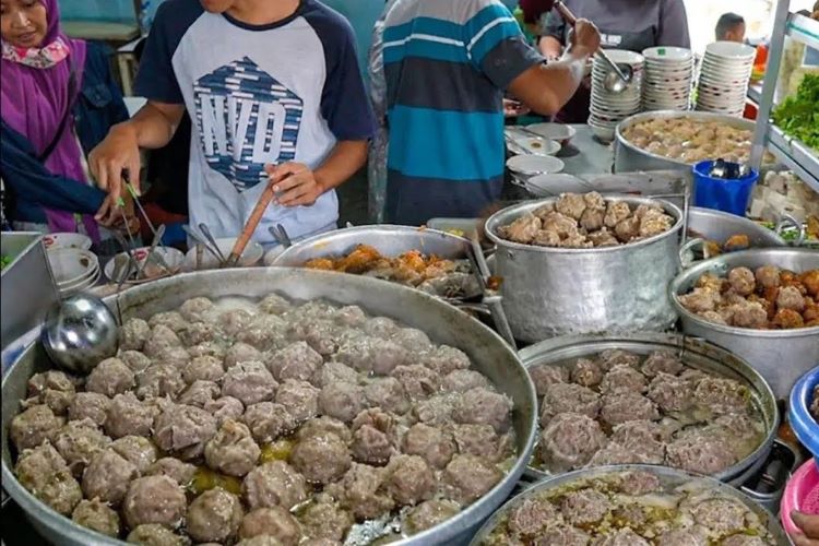 Kuliner Sidoarjo. (Youtube Ardnen Cruise) - Image
