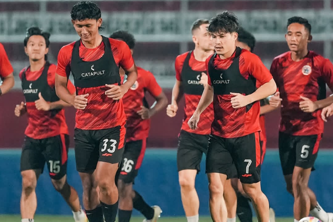Persija Jakarta menjalani latihan terakhir jelang melawna Persik Kediri. (Dok: Instagram Persija) - Image