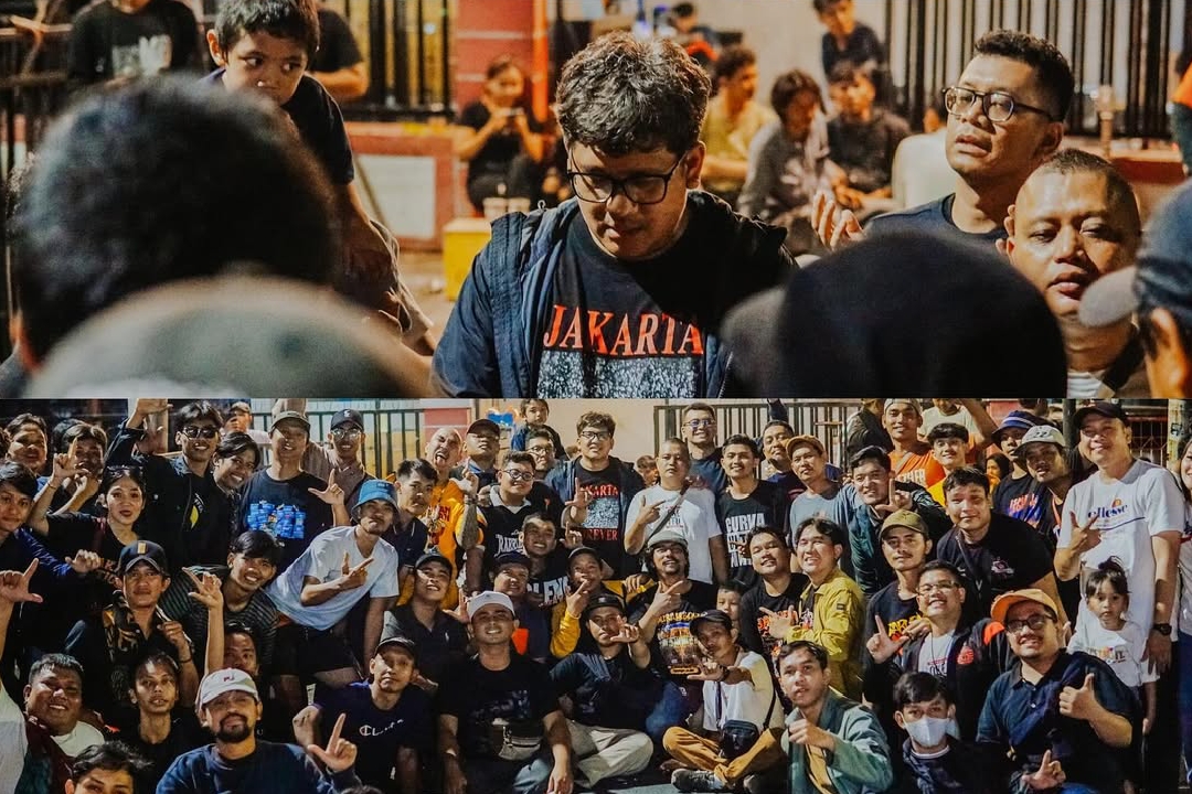 Ketum Jakmanua Diky Soemarno mengungkap ada kurang lebih 600 Jakmania yang datang langsung ke Blitar untuk mendukung Persija melawan Persik Kediri. (Dok: Instagram Diky Soemarno) - Image