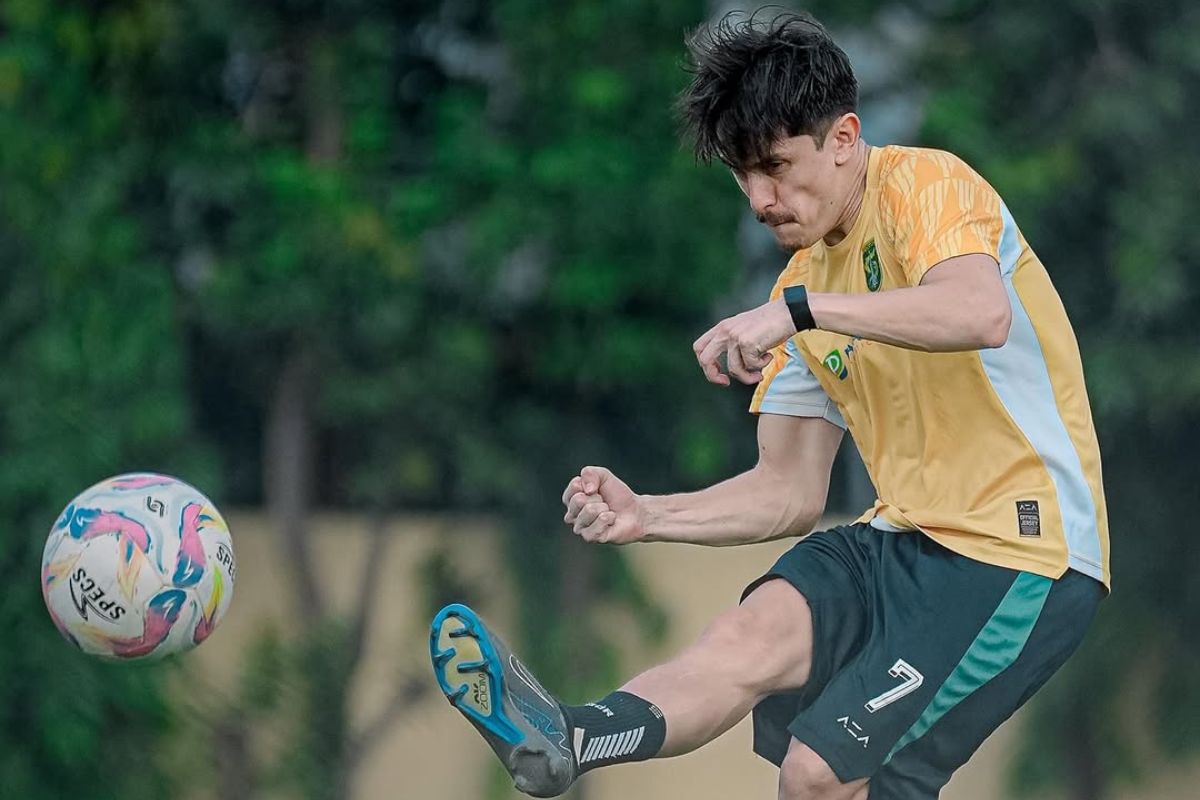 Persebaya Surabaya bersiap menjamu Madura United dengan target tiga poin di Liga 1 Indonesia 2024/2025. (Istimewa) - Image