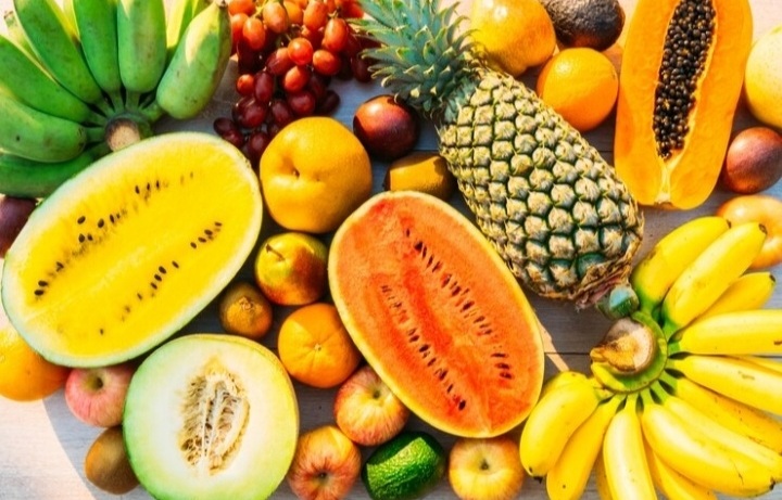 Ilustrasi buah yang dapat membantu memperkuat tulang dan melindungi dari keropos. - Image