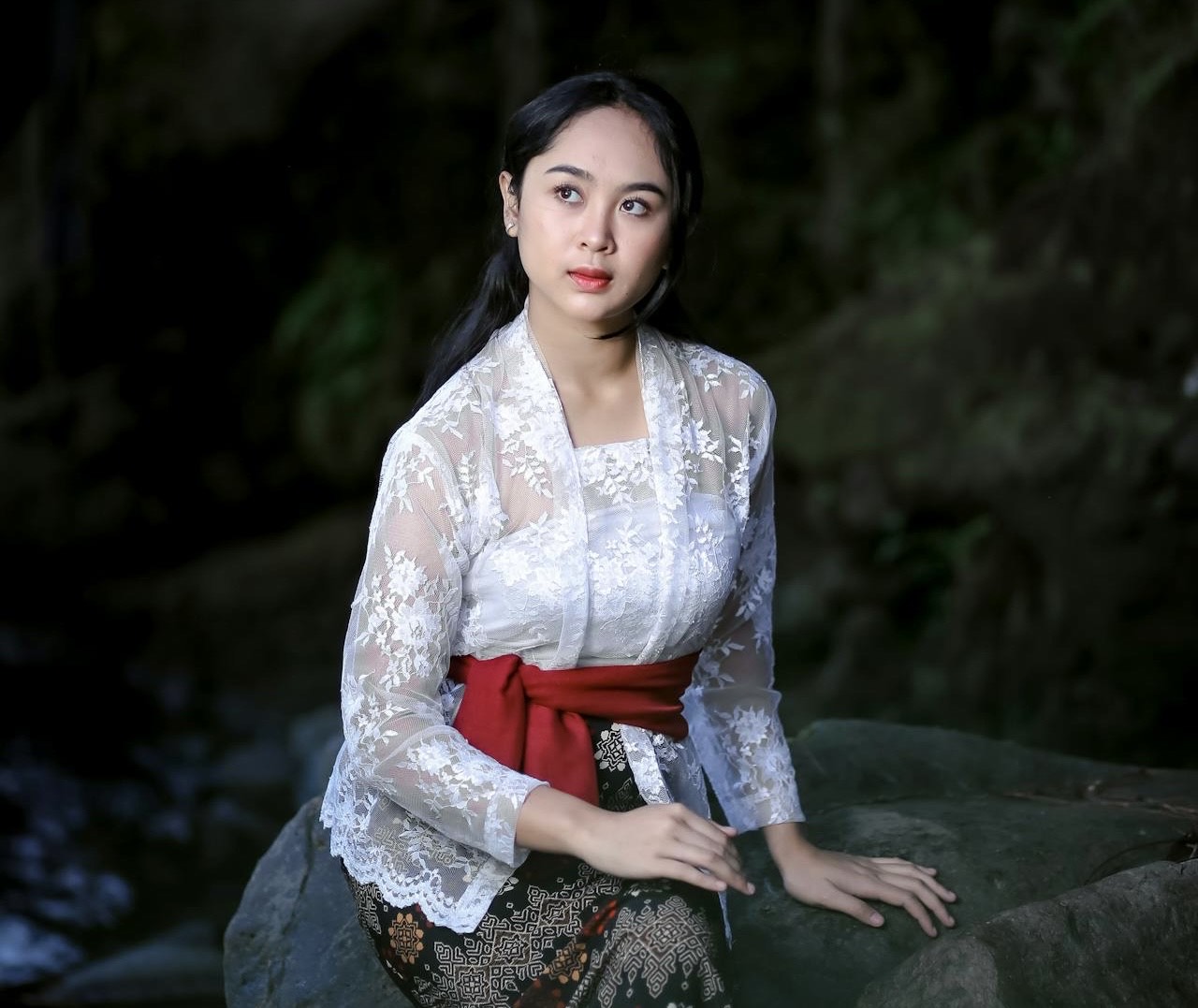 Jenis-jenis Kebaya (Pexels / Kakanda Yonik) - Image