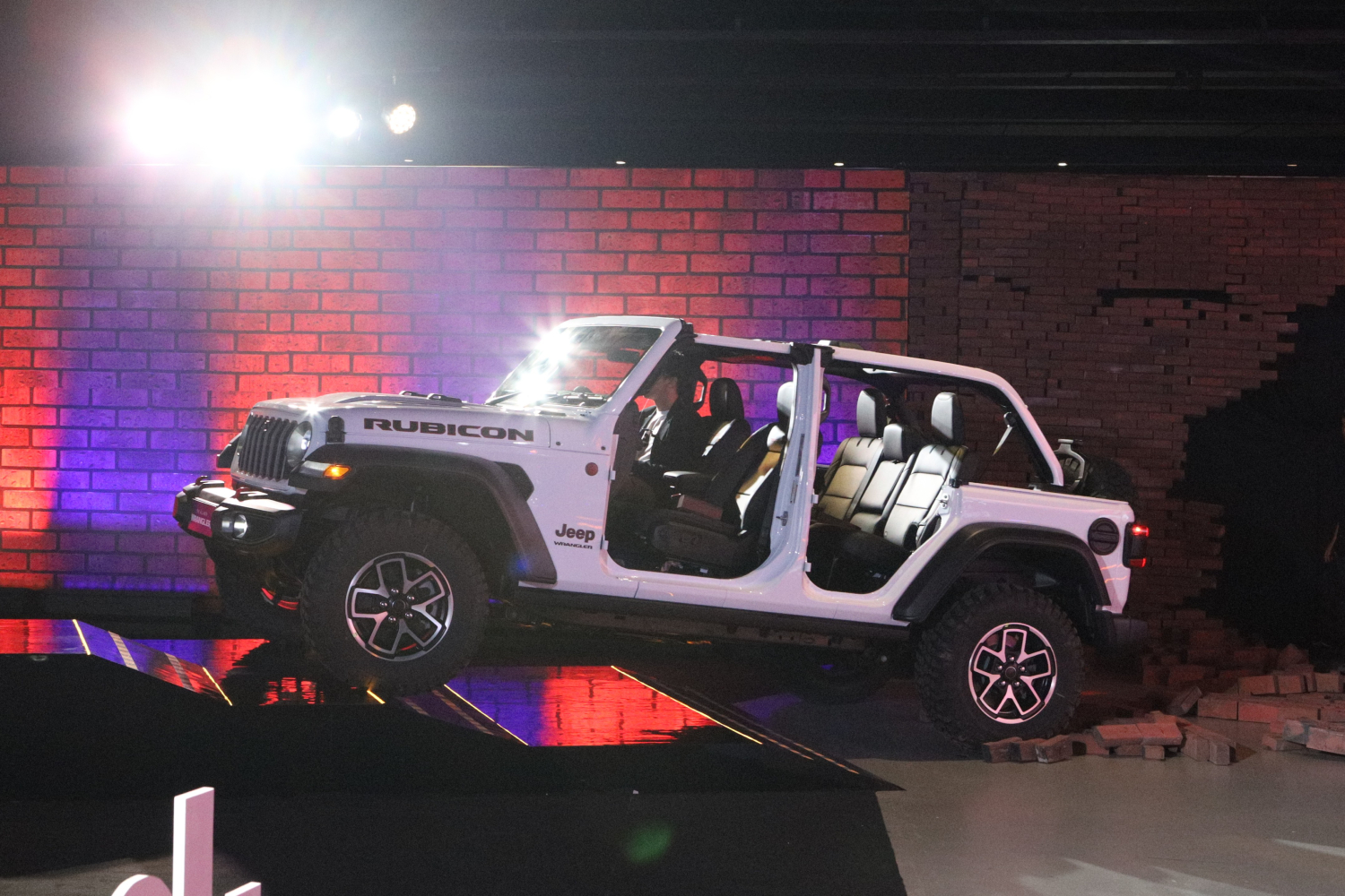 Tampilan Jeep Wrangler baru yang meluncur di Indonesia. (Istimewa) - Image