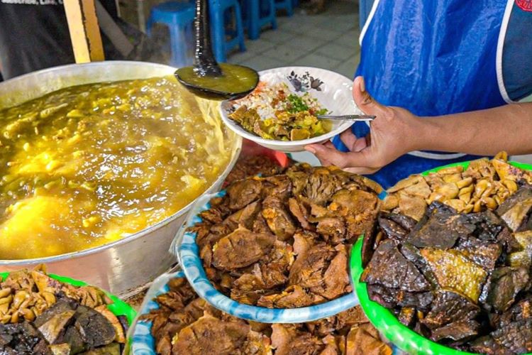 Ilustrasi Soto Dok Pak Cukup: Rekomendasi Kuliner Jombang (Yusuf Farda Channel-Youtube) - Image