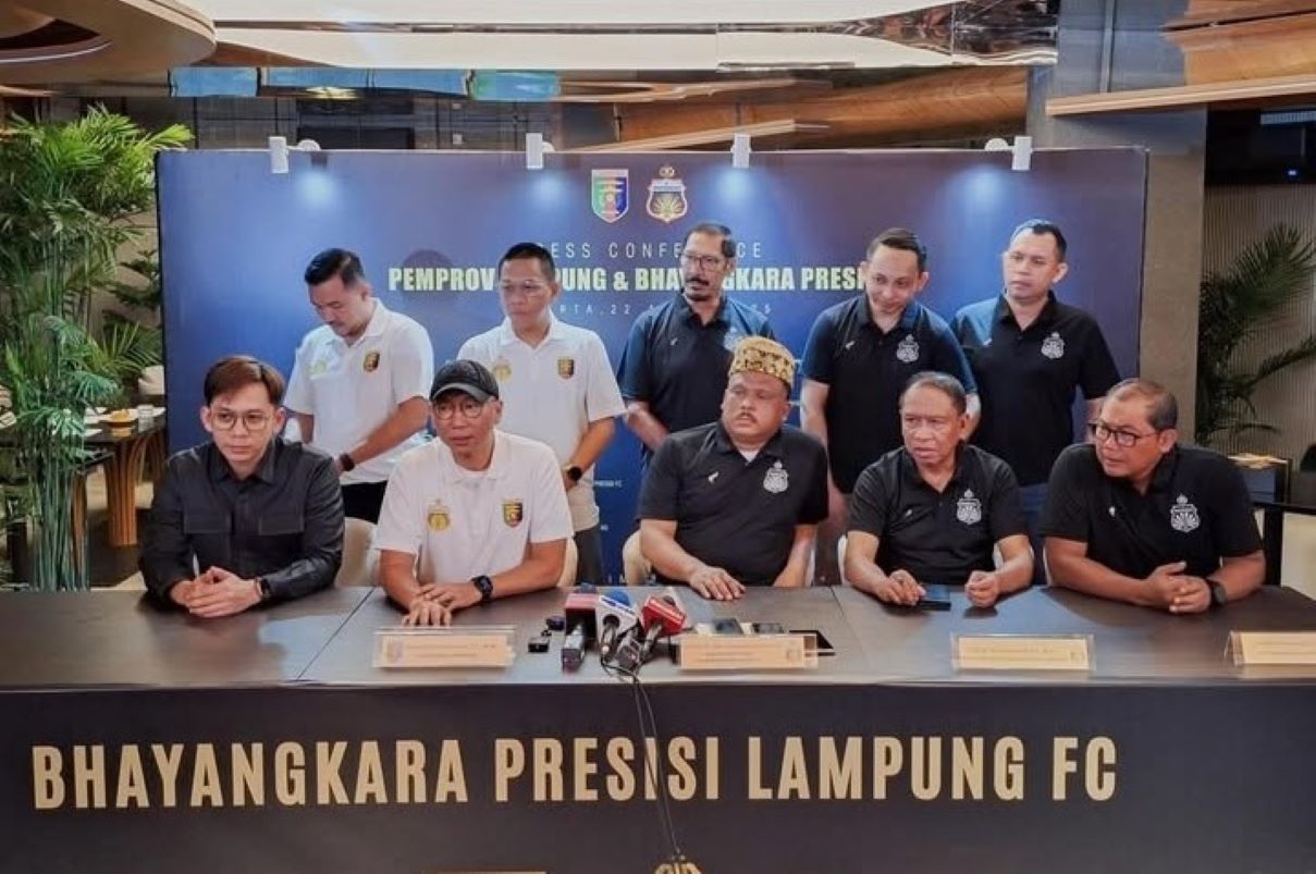 Penandatanganan MoU perubahan nama Bhayangkara Presisi FC menjadi Bhayangkara Presisi Lampung FC, Selasa (22/4). (Instagram Bhayangkara Presisi) - Image