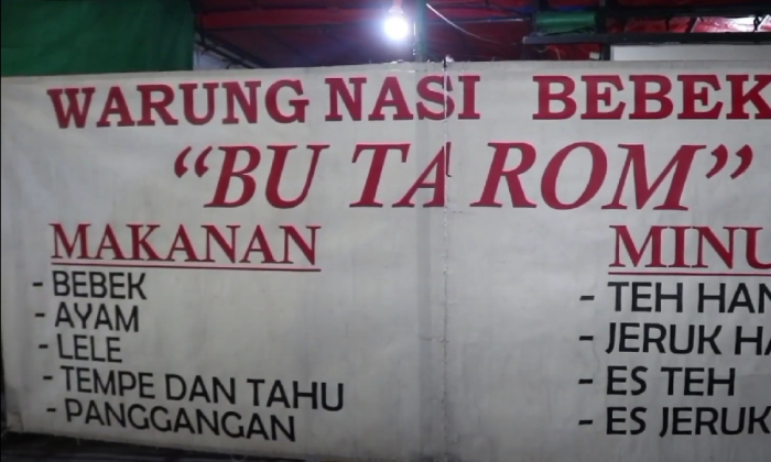 Rekomendasi kuliner malam di Surabaya, salah satunya Bebek Bu Tarom. (Dok. Tangkapan Layar Youtube Cak Naryo Kuliner) - Image