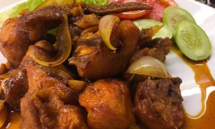 Ayam goreng mentega yang praktis dan lezat. (Foods.id) - Image
