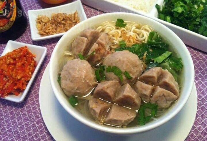 Ilustrasi rekomendasi bakso paling ndaging dan ngurat di Sidoarjo - Image