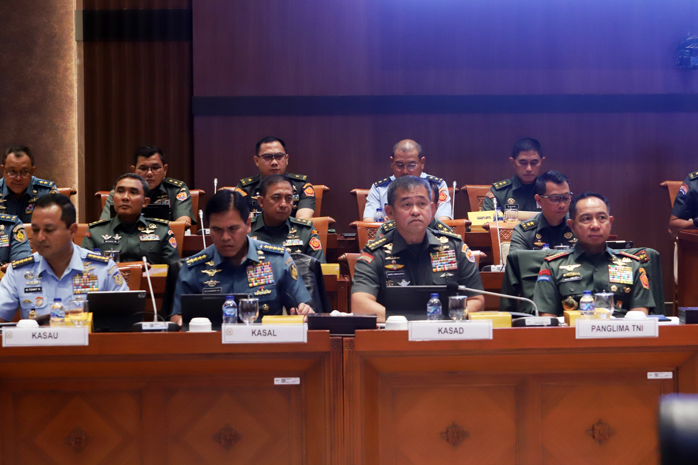 Para Jenderal TNI saat rapat kerja bersama Komisi I DPR di Kompleks Parlemen, Senayan, Jakarta, Rabu