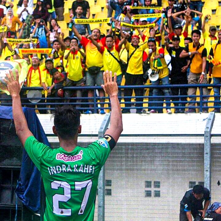 Bek senior Bhayangkara FC, Indra Kahfi telah memutuskan pensiun dari dunia sepak bola. (Instagram/@indrakahfi.27) - Image