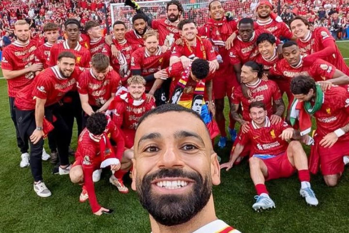Mohamed Salah rayakan gelar juara Premier League. (@liverpoolfc) - Image