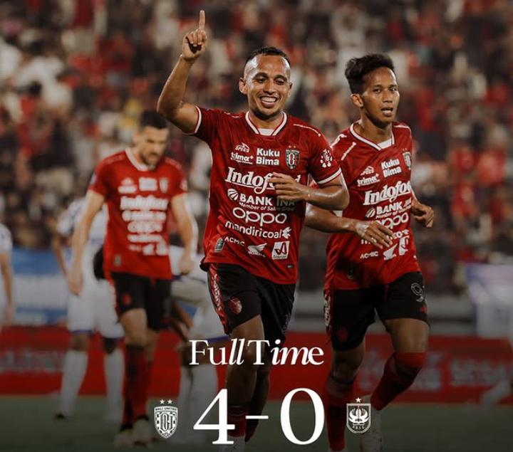 Irfan Jaya cetak gol ketiga Bali United dalam laga penuh dominasi atas PSIS Semarang di Stadion Dipta. (@baliunitefc) - Image