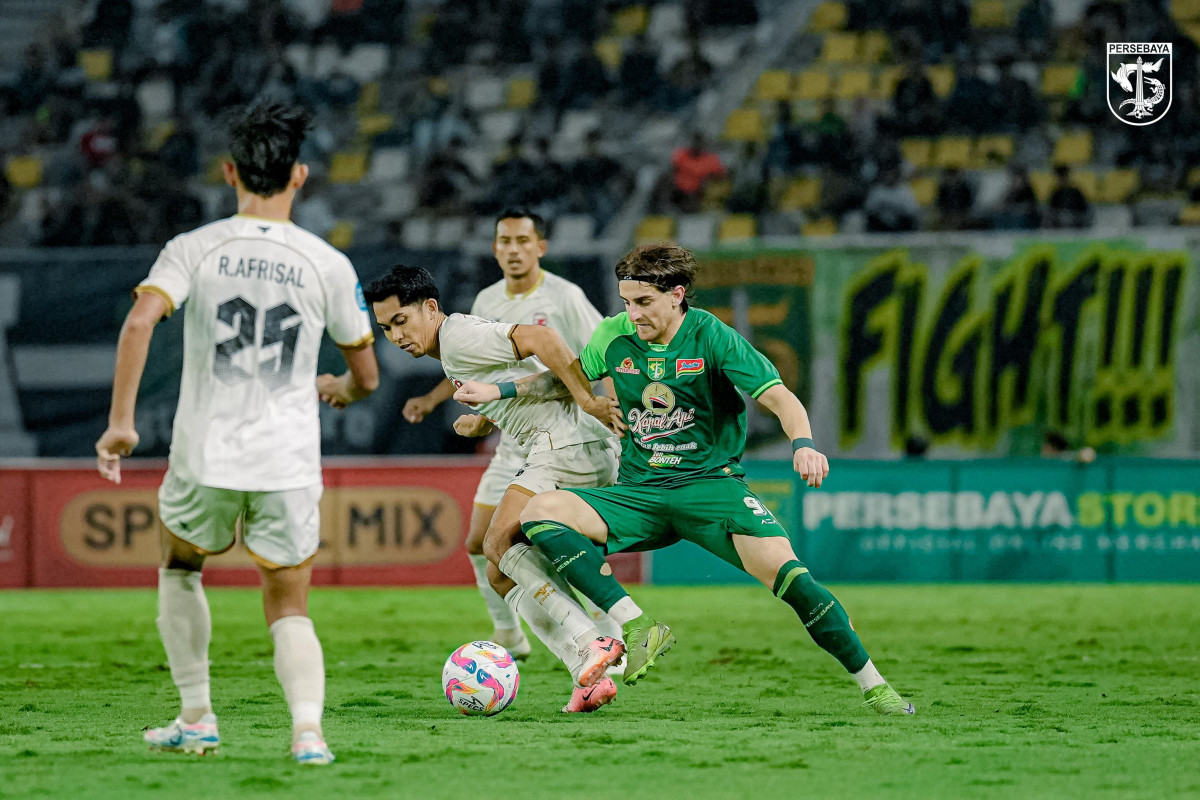 Laga Persebaya menghadapi Madura United menjadi satu-satunya kemenangan yang diraih Green Force selama bulan April. (Media Persebaya) - Image