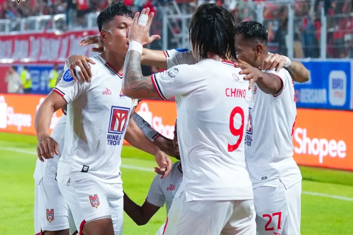 Malut United sukses kalahkan Persib Bandung. (Media Malut United) - Image
