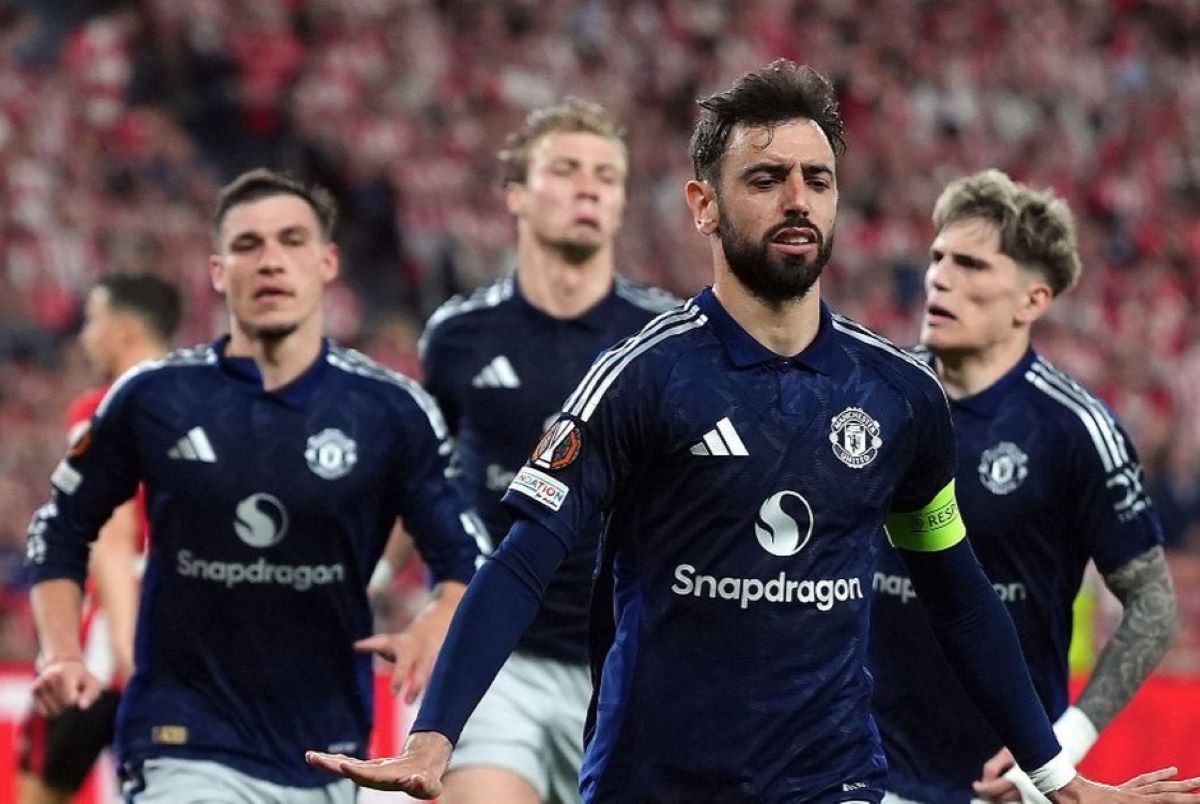 Kapten Bruno Fernandes membawa skuad Manchester United menang atas Athletic Bilbao. (X/EuropaLeague) - Image