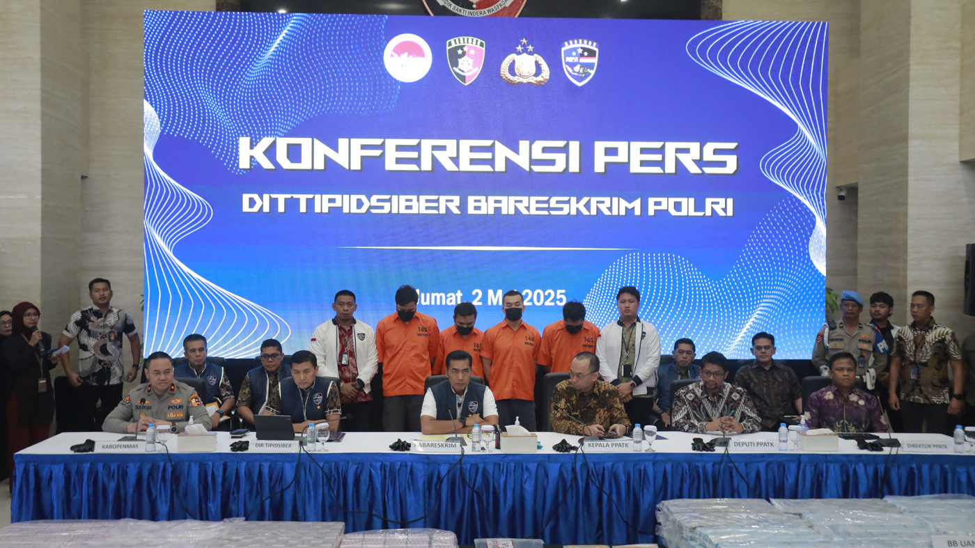 Konferensi pers terkait judi online di Gedung Bareskrim Polri, Jakarta, Jumat (2/5/2025). (Dery Ridw