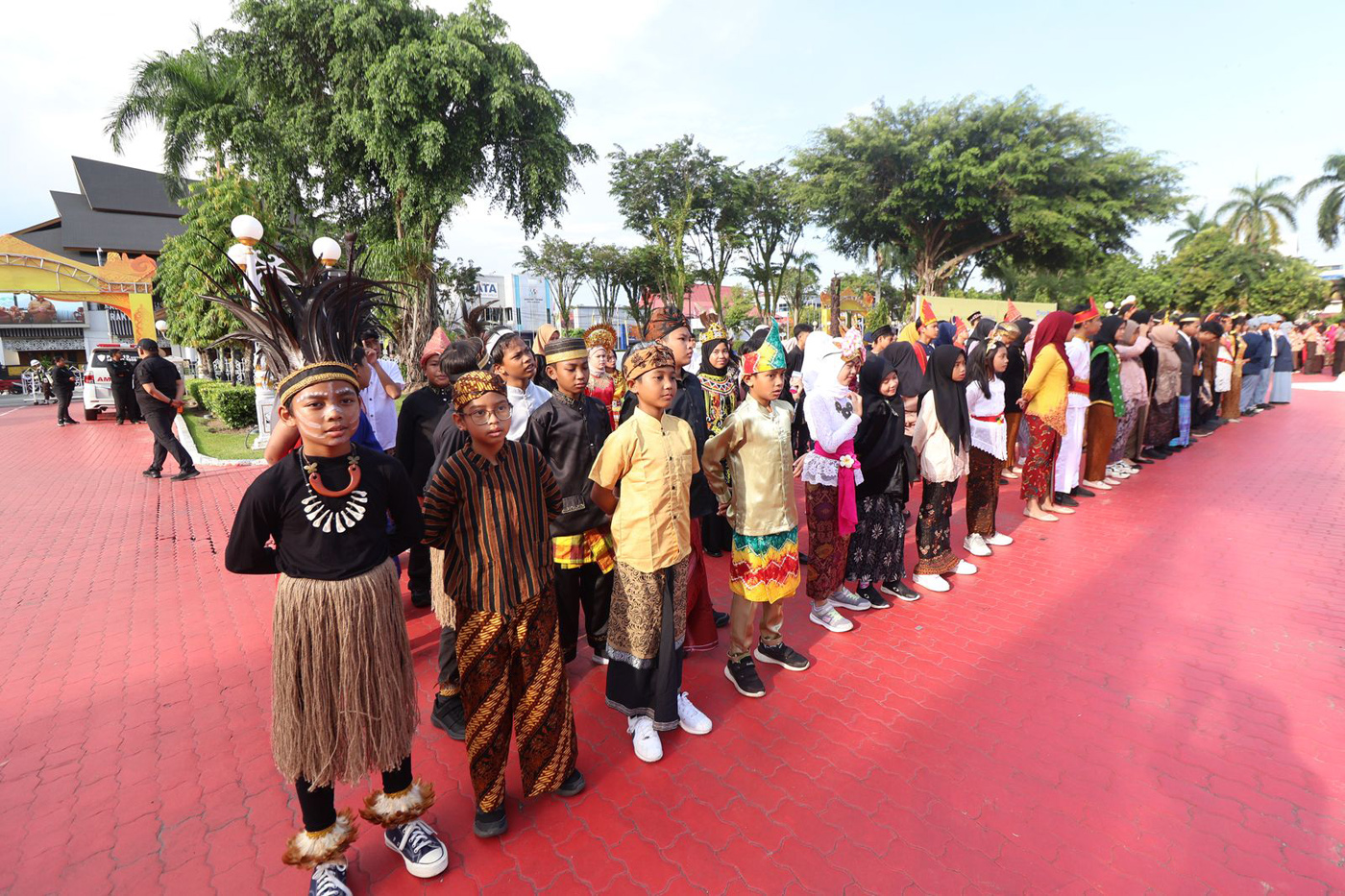 Upacara peringatan Hari Pendidikan Nasional (Hardiknas) 2025 digelar di Halaman Balai Kota Balikpapa