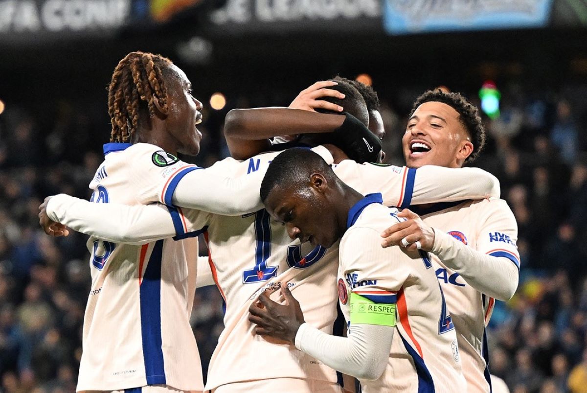 Skuad Chelsea merayakan kemenangan atas Djurgarden. (Dok. Conference League) - Image