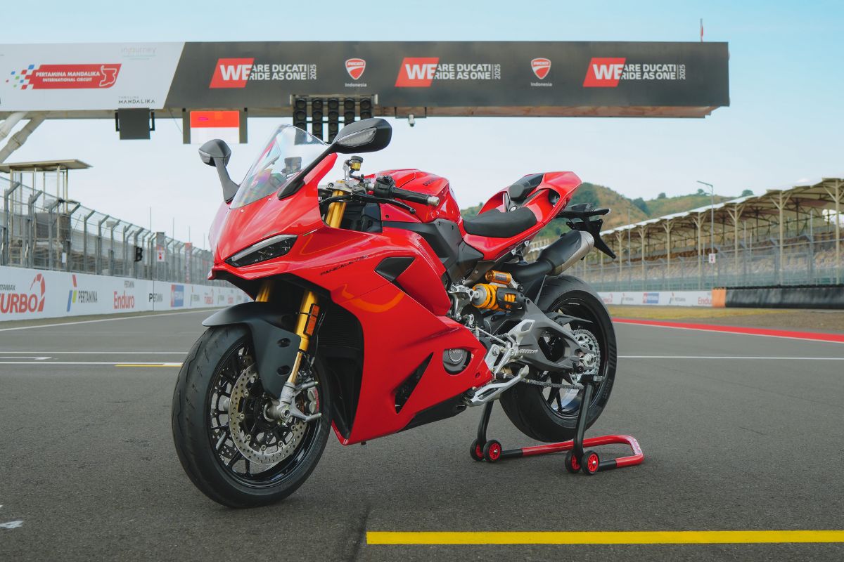 Ducati Panigale V2 Tampil Perdana di Mandalika, Guncang Perayaan We Ride As One 2025 - Image