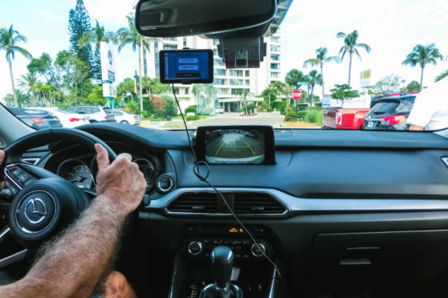 Mengenal Fitur Lane Keeping Assist, Teknologi Canggih Penjaga Jalur di Mobil Modern yang Bisa Bantu Cegah Kecelakaan - Image