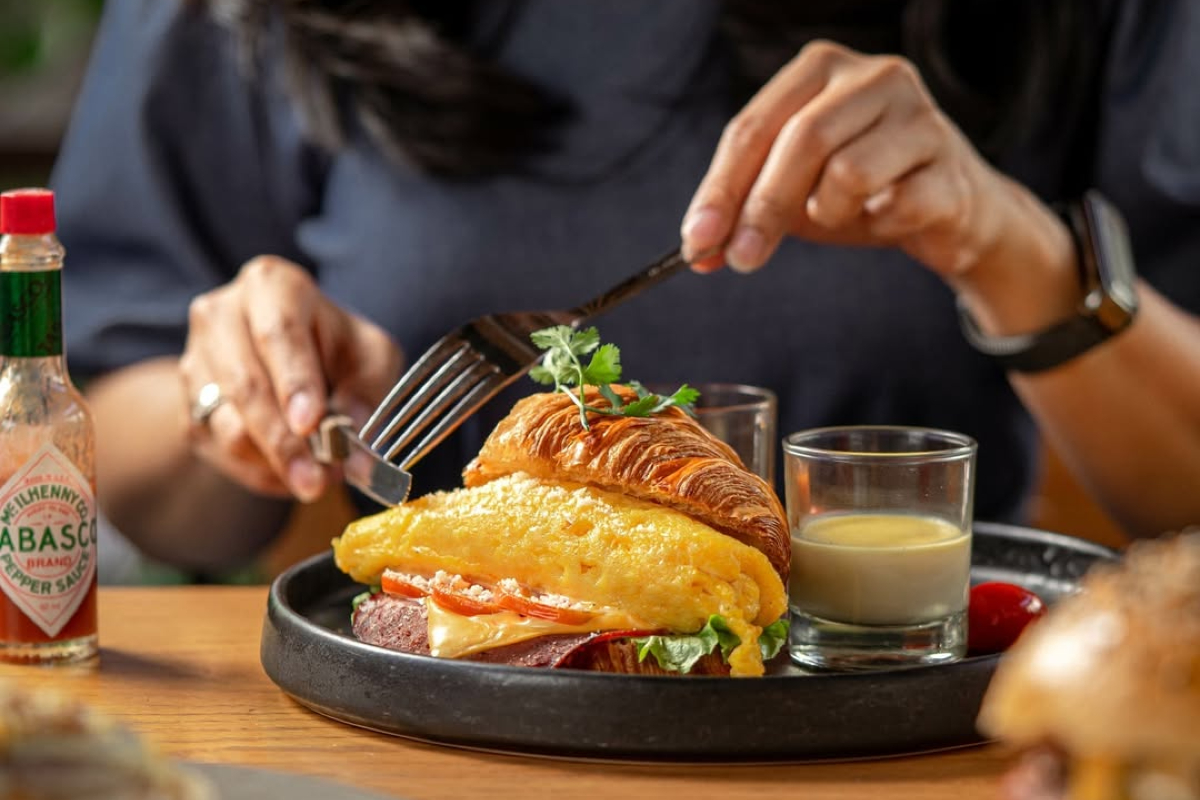 Bandung punya banyak tempat untuk brunch yang tidak hanya estetik tetapi juga menawarkan pilihan menu lezat. (Instagram/@bellamie.boulangerie) - Image