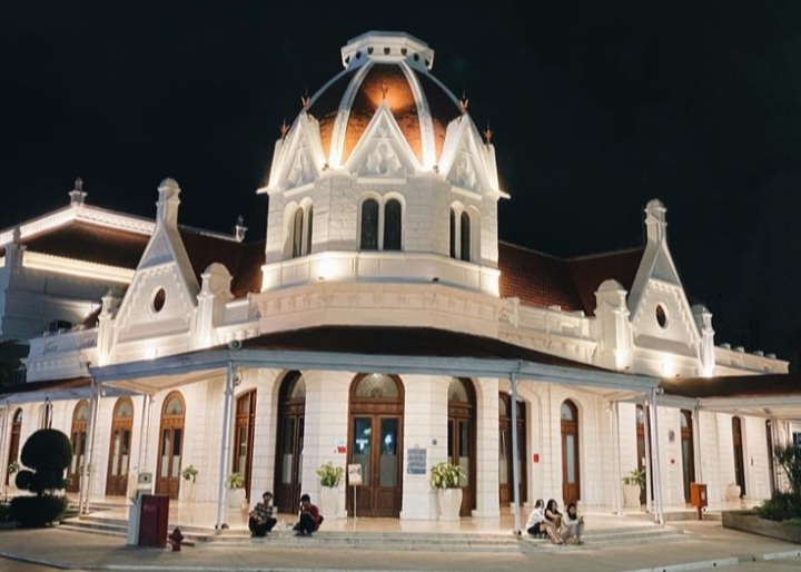 Rekomendasi kuliner yang wajib dicoba di sekitar Alun-Alun Surabaya. (Pinterest/ Novilia Geenaldi) - Image