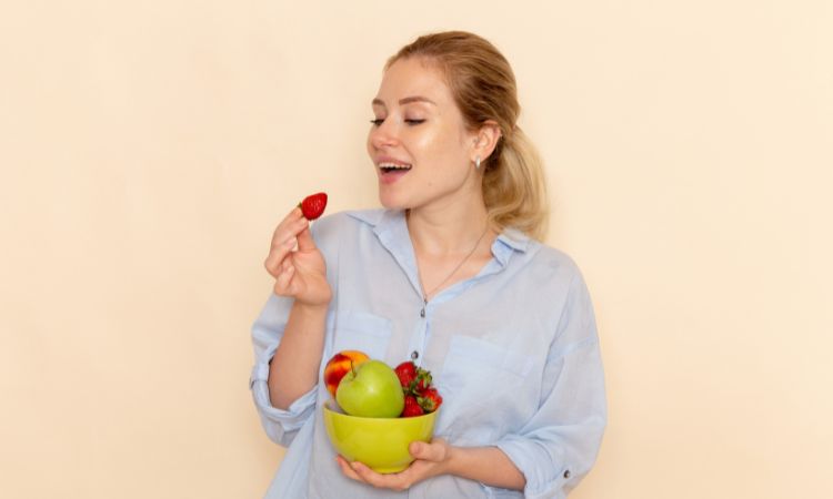 Ilustrasi tips menerapkan pola makan sehat (Kamran Aydinov/freepik.com) - Image