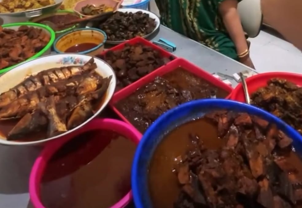 Kuliner viral Surabaya. (tangkapan layar Instagram @nanakoot_ Nasi Inul HJ. Siti Rochmah) - Image